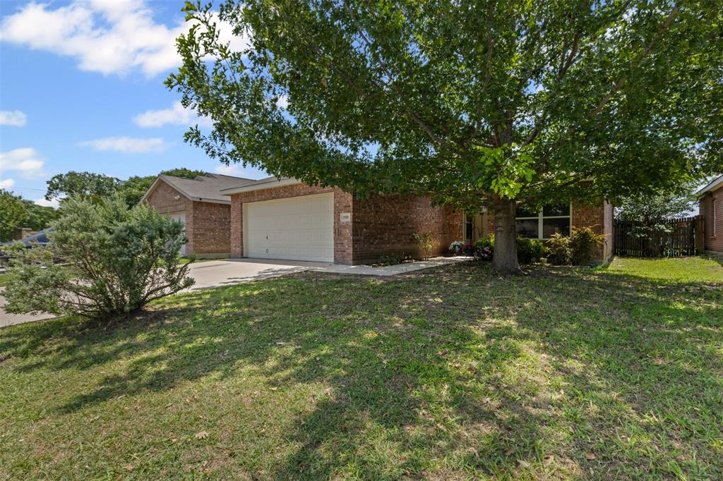 3328 Royal Crest Drive