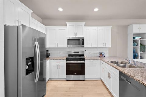 Tiny photo for 4812 Sparkling Pathway, Haltom City, TX 76117 (MLS # 21337017)
