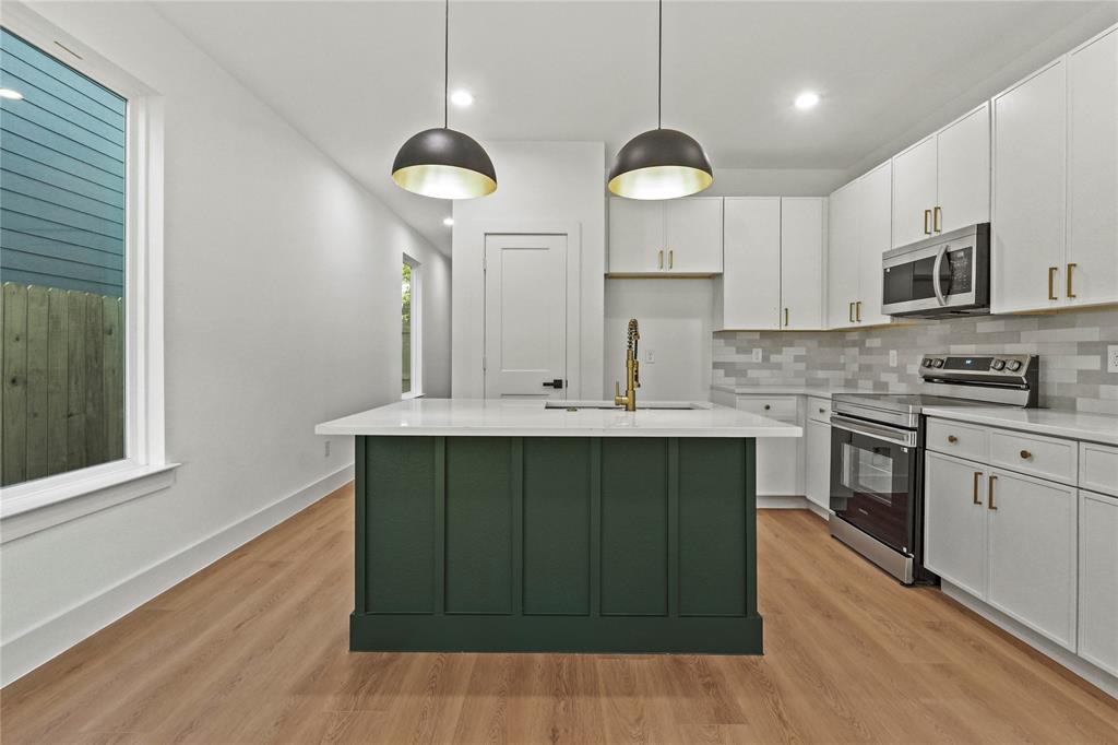 Lincoln Manor - Residential