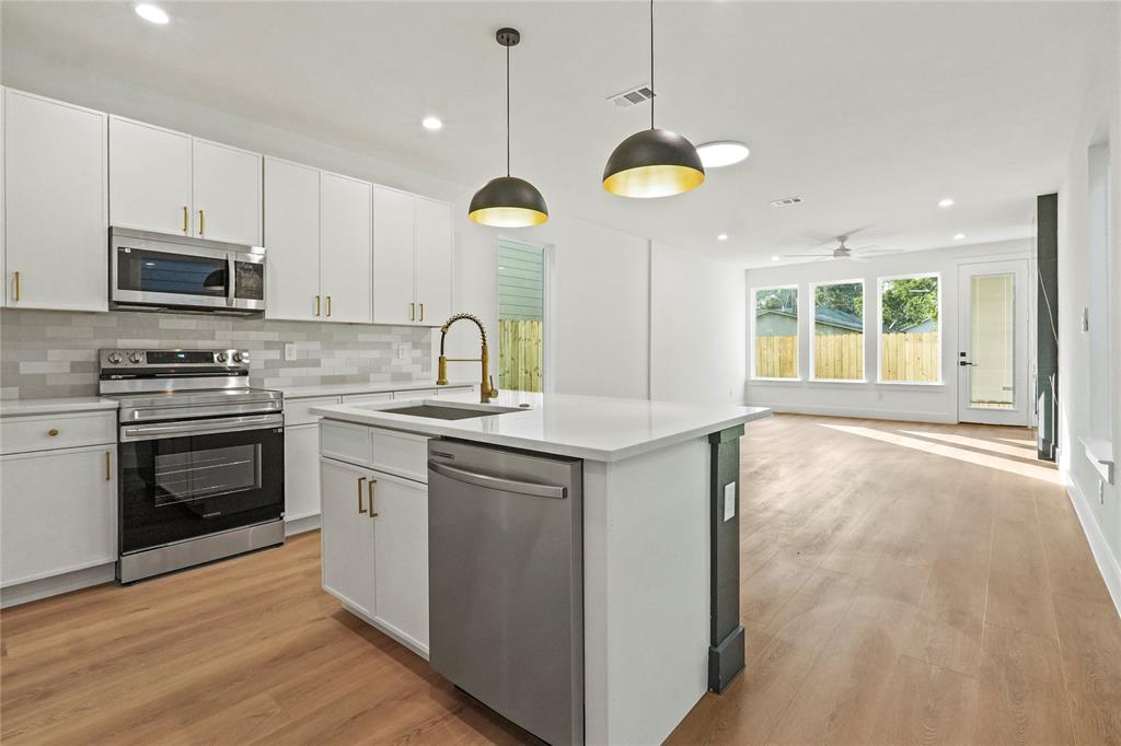 Lincoln Manor - Residential