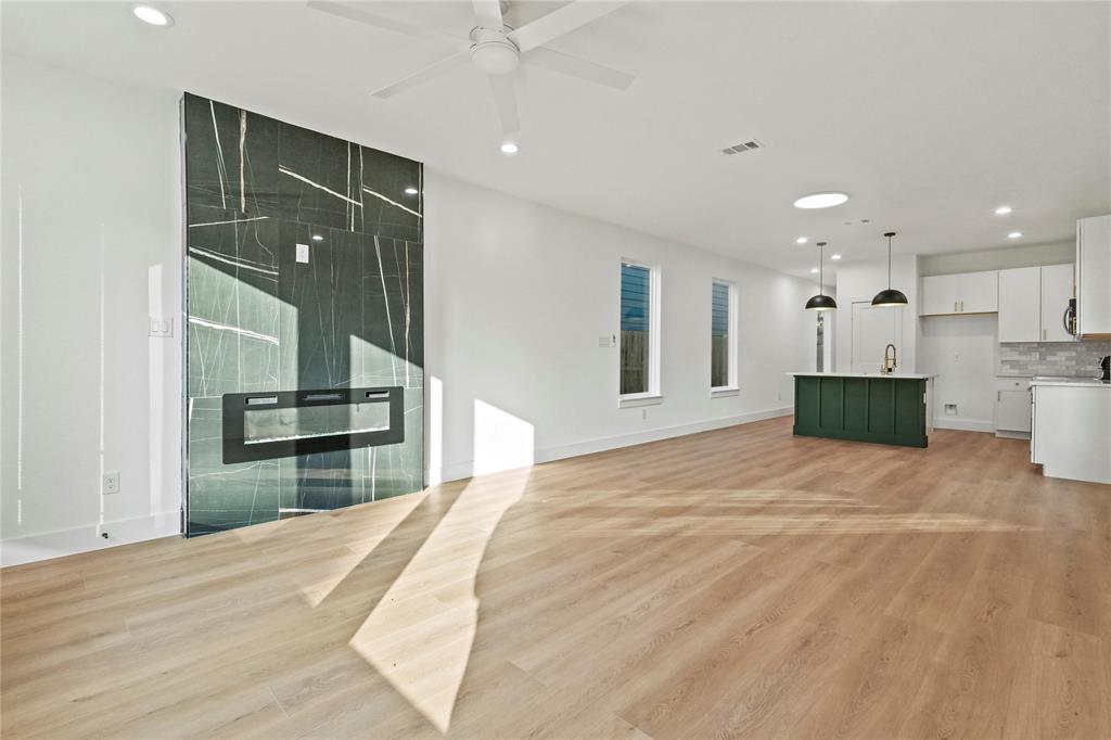 Lincoln Manor - Residential