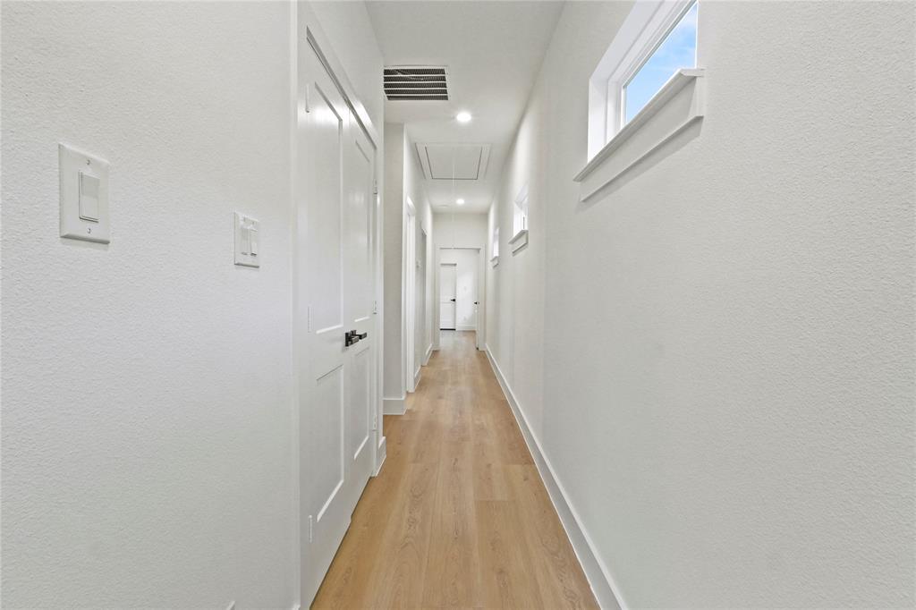 Lincoln Manor - Residential