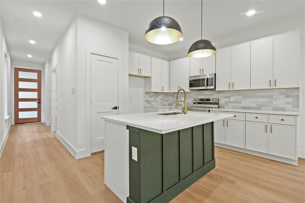 Lincoln Manor - Residential