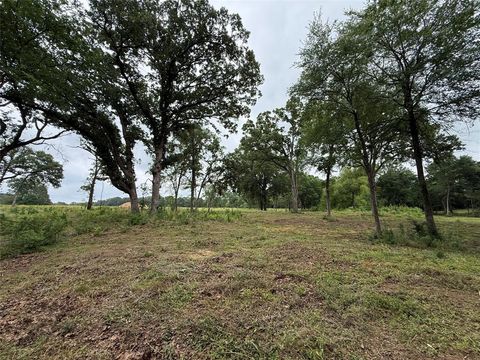 Photo of 200 Livingston Street, Edgewood, TX 75117 (MLS # 21269806)