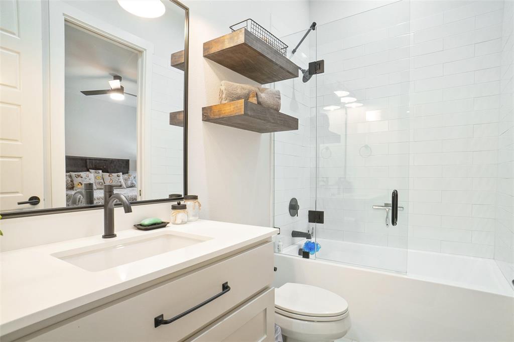 Windsor Estates Keller - Residential