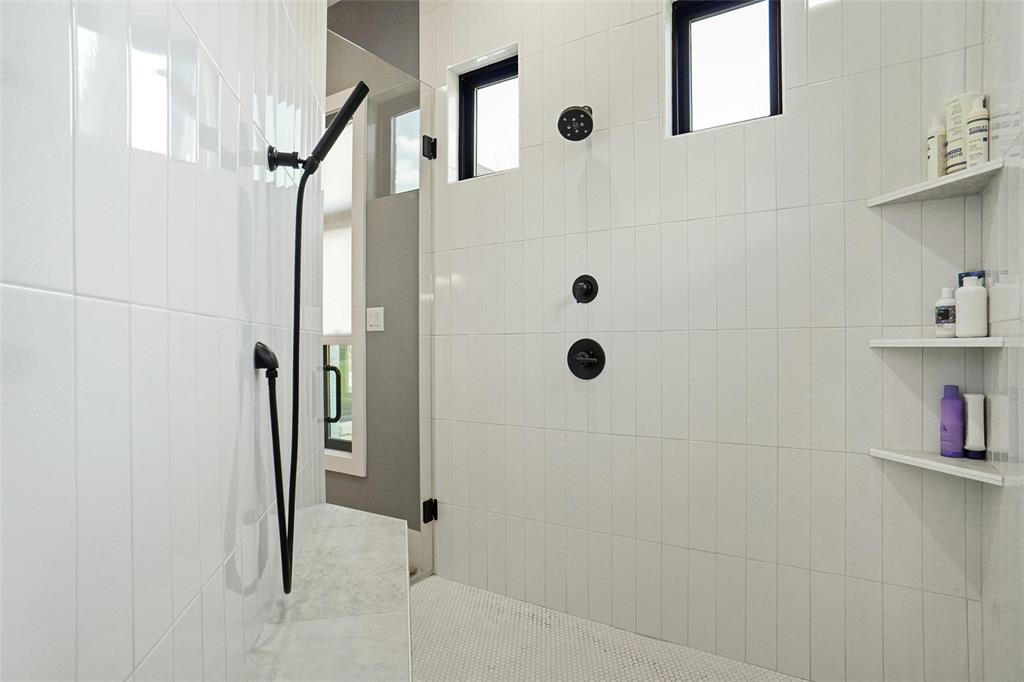 Windsor Estates Keller - Residential