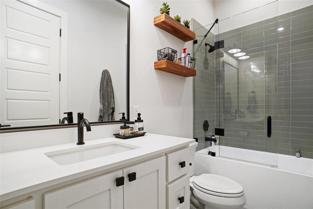 Windsor Estates Keller - Residential