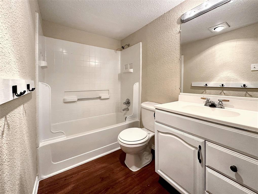 Colony 17 - Residential Lease