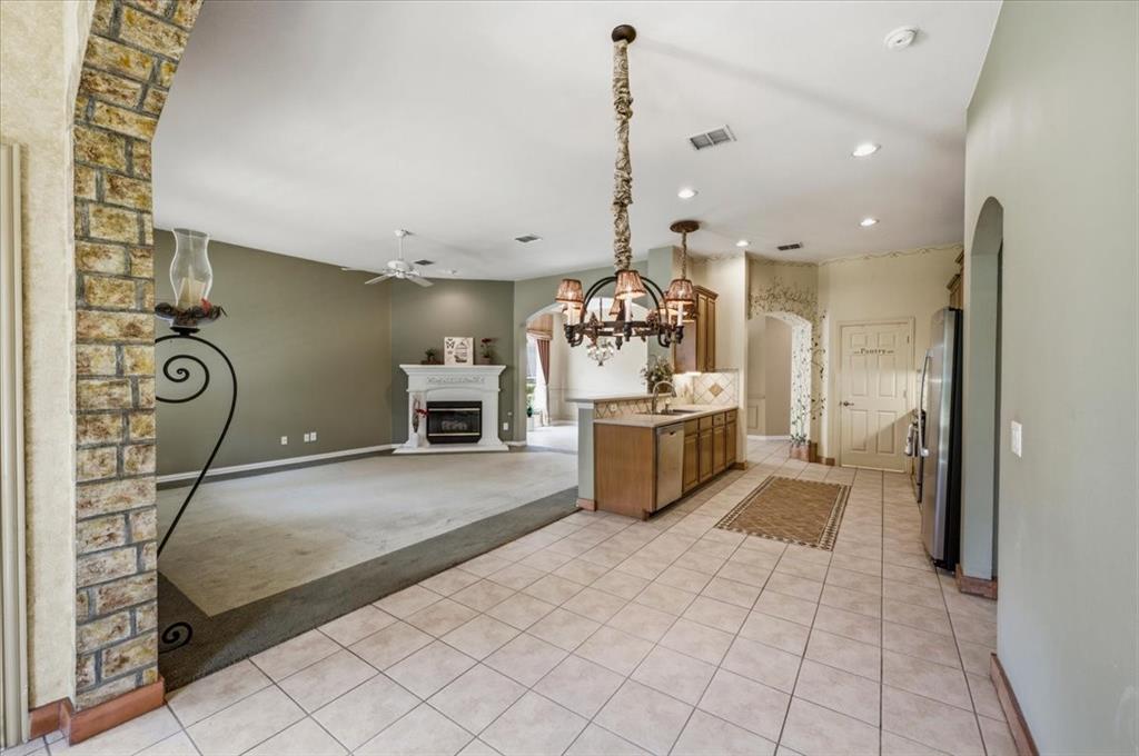 929 Oakland Hills Drive