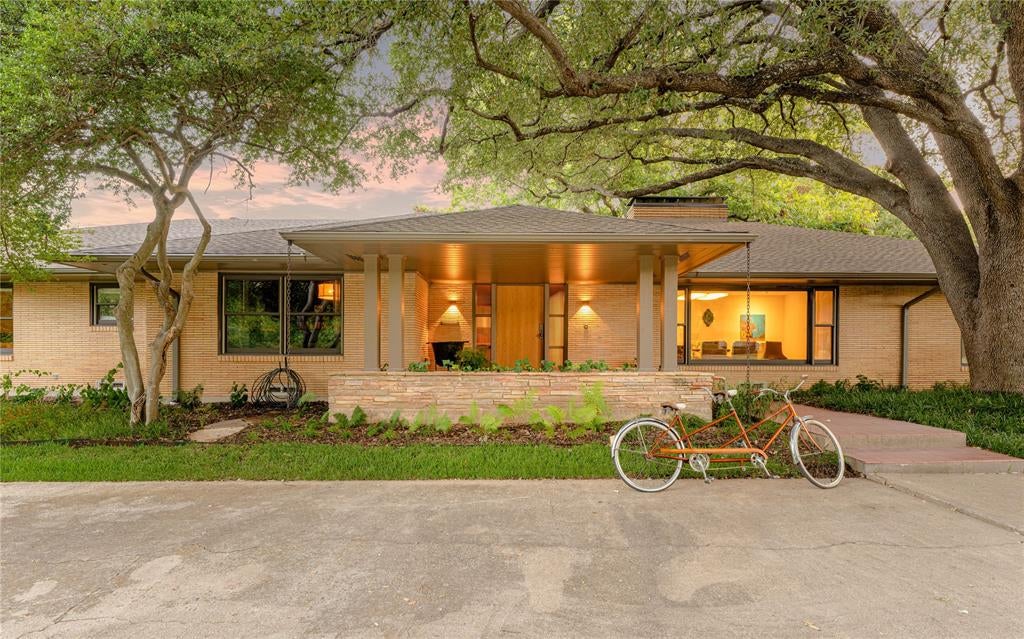 906 Leatrice Drive