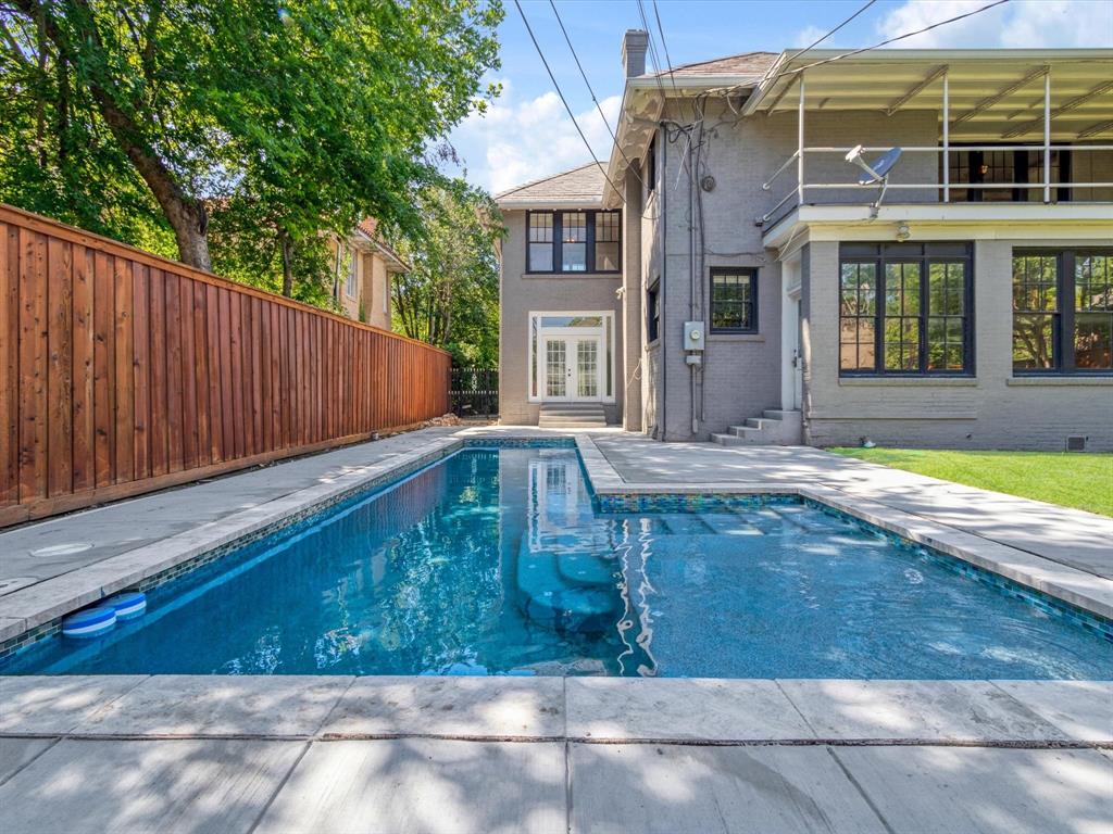 6116 Gaston Avenue