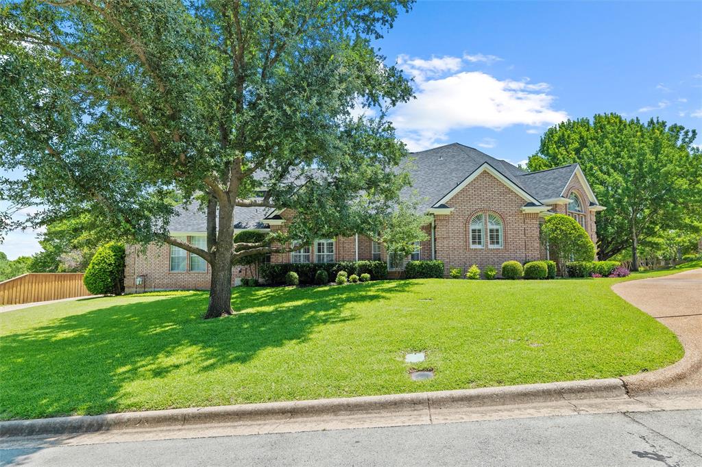 900 Briar Ridge Drive