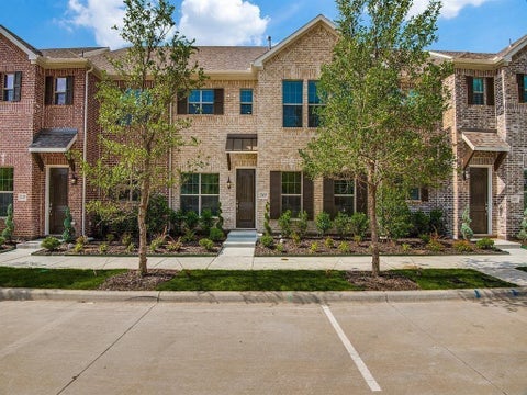 Photo of 2429 Merriweather Lane, Flower Mound, TX 75028 (MLS # 21392989)