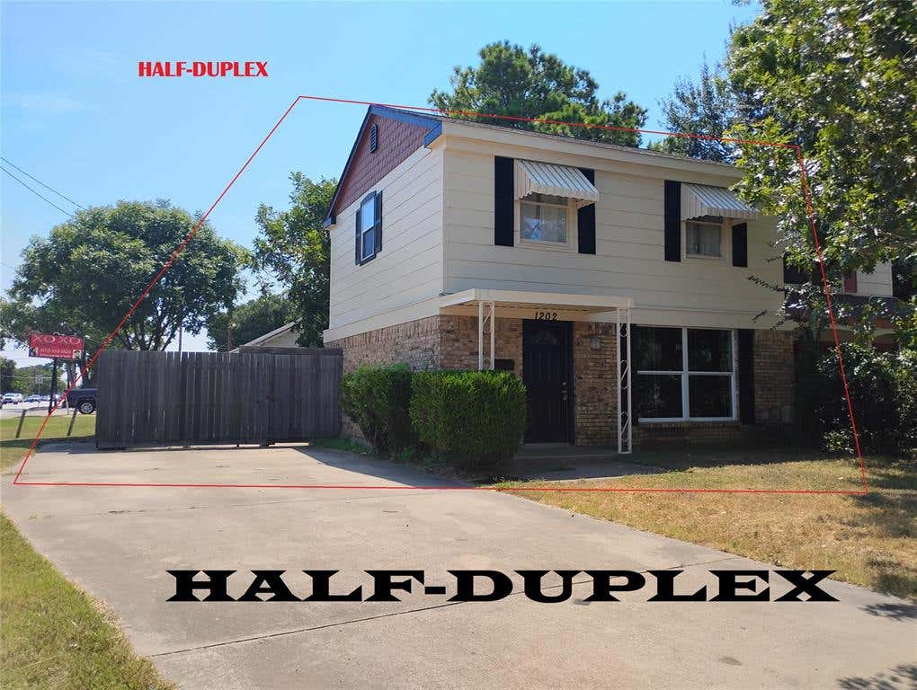 Photo of 1202 Hilltop Drive, Irving, TX 75060 (MLS # 21350684)