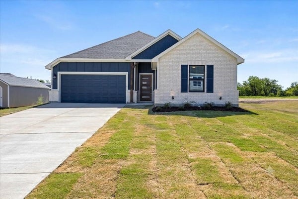 705 N SYCAMORE ST, HICO, TX 76457 - Image 3e6887f8f5d44e9e0d63dceb66813871/3477599772