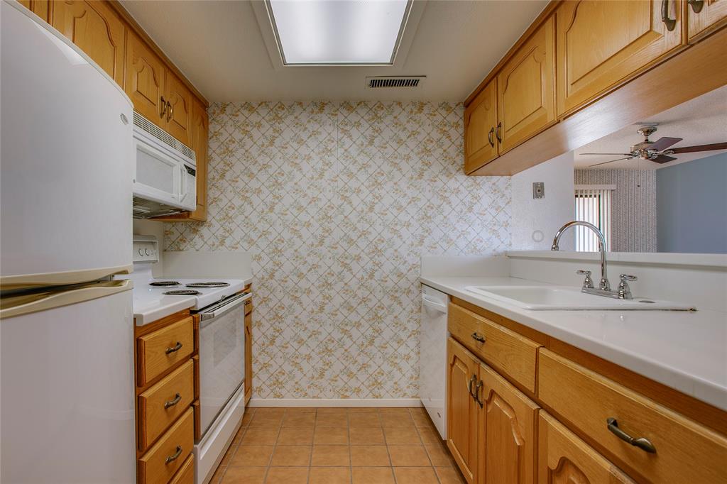 Las Colonitas Condo - Residential