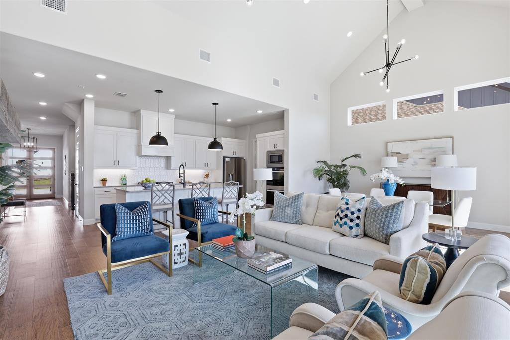 2209 Sandrellan Street