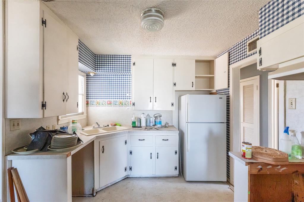 Walter A Moore Rep - Commercial Sale