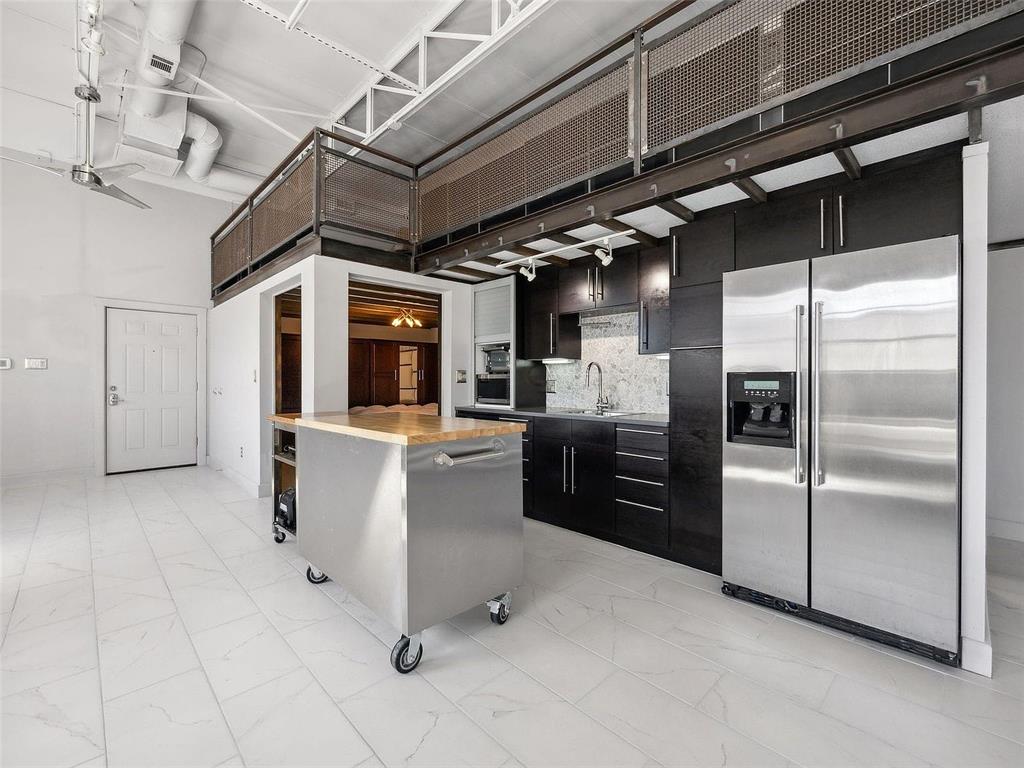 215 N Walton Street 2
