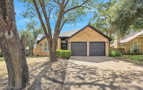 823 Shady Brook Lane Cedar Hill TX 75104