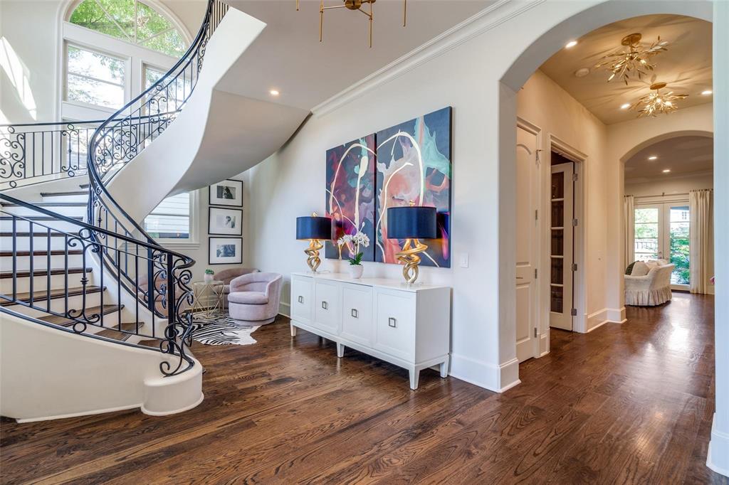 4432 Mockingbird Parkway
