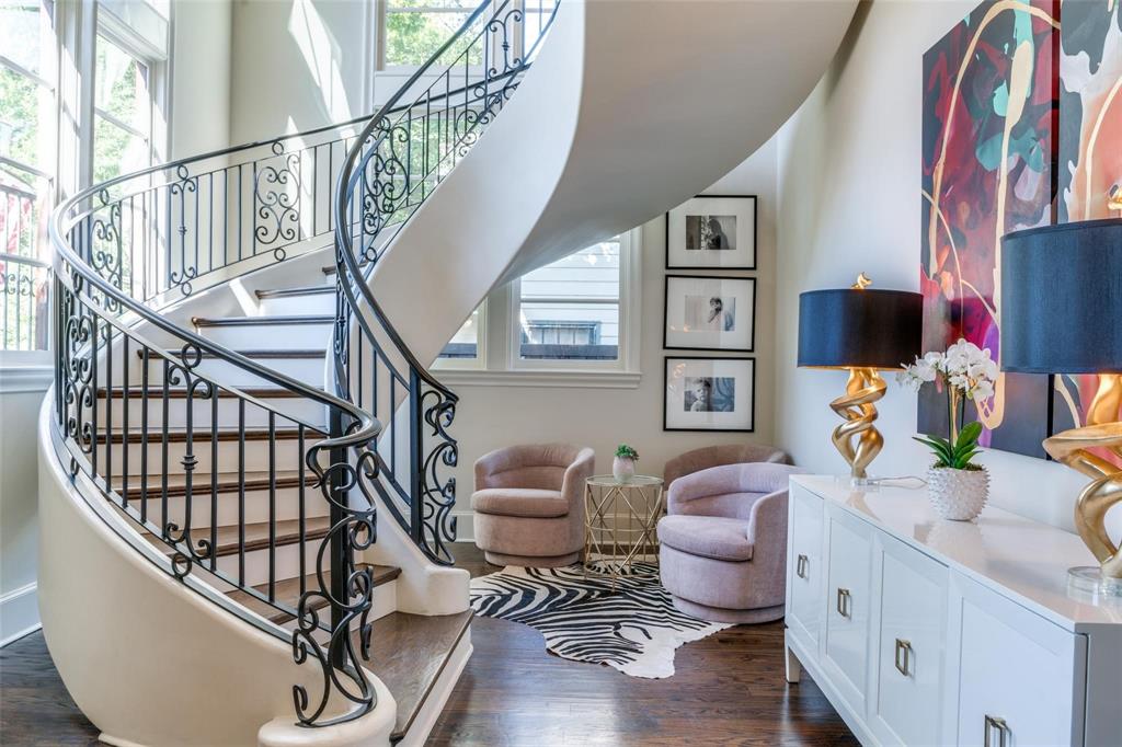4432 Mockingbird Parkway