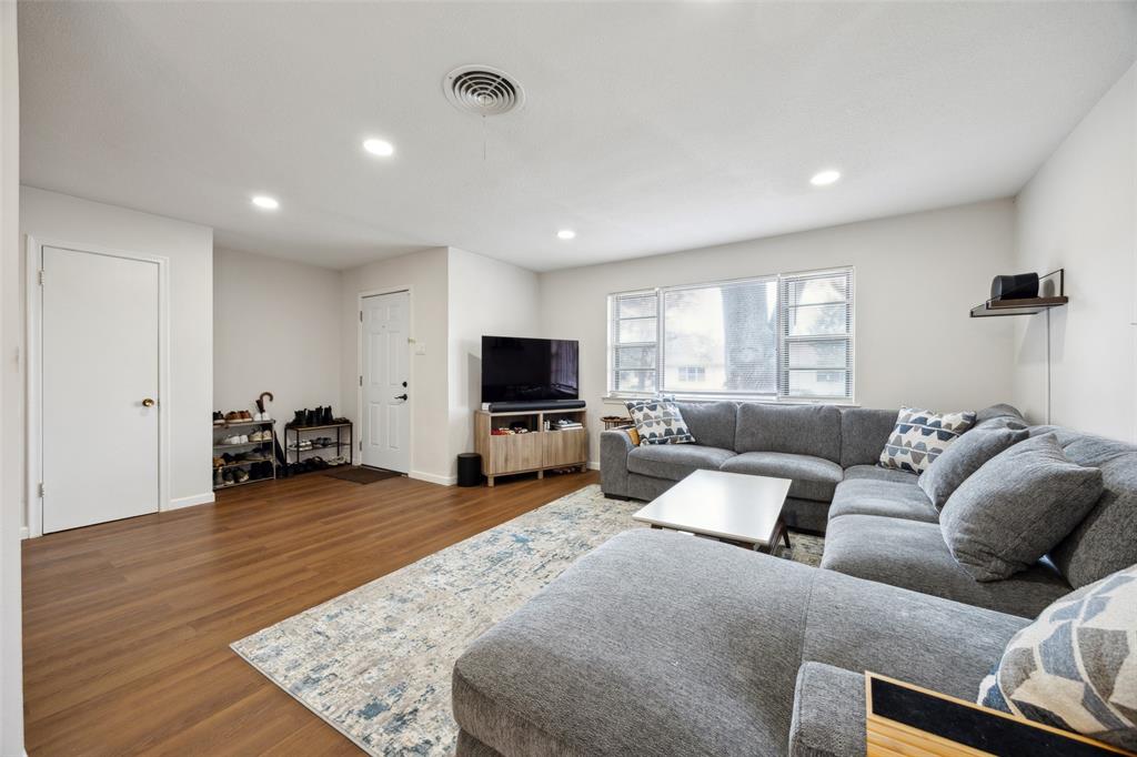 2523 Dorrington Drive