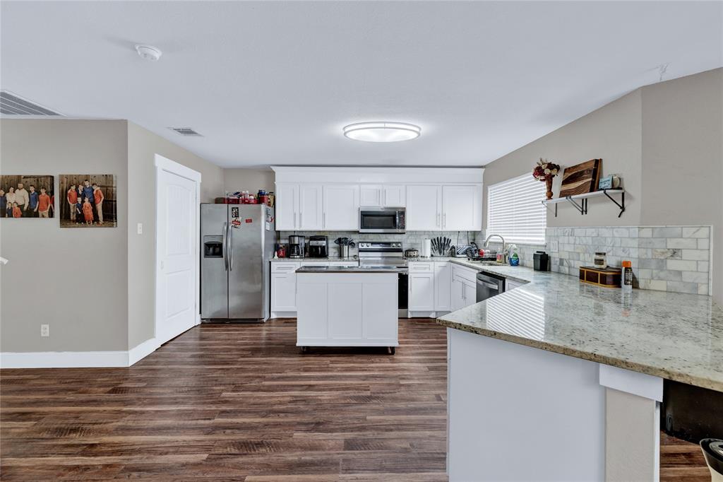 8219 Leaning Oak Court