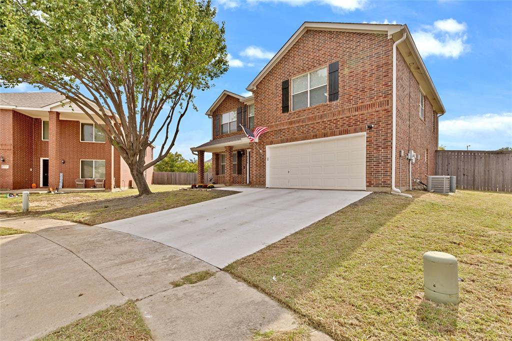 8219 Leaning Oak Court