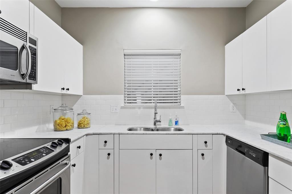 4111 Cole Avenue 20