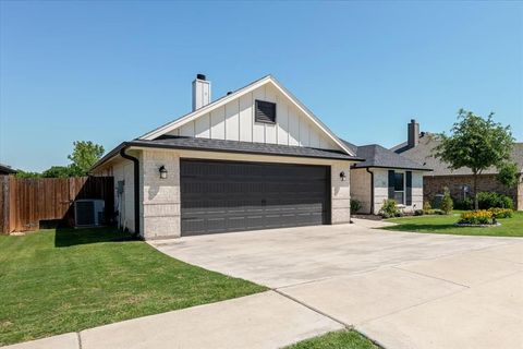 321 Paloma Street Weatherford TX 76087