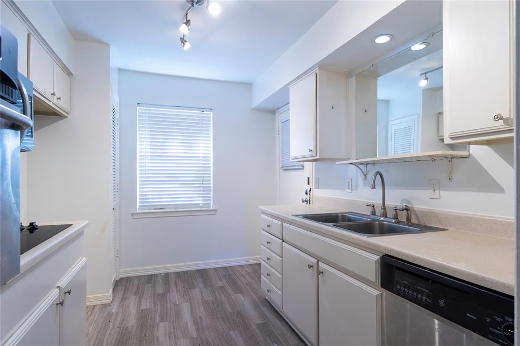 Tanglewood Townhomes Condominiums - Residential