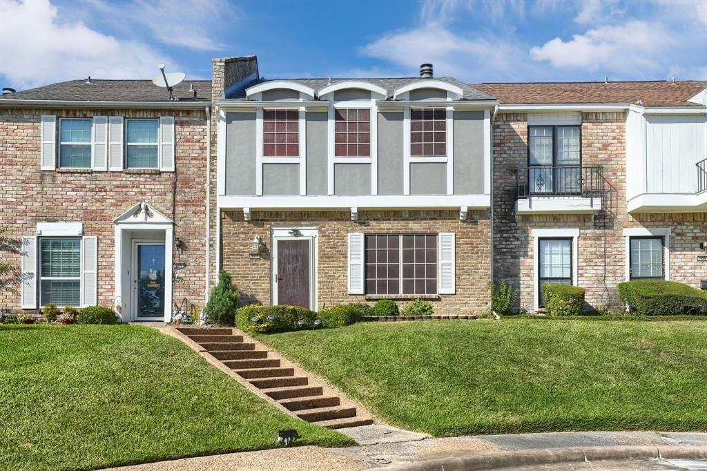 Photo of 607 Trailwood Court, Garland, TX 75043 (MLS # 21072804)