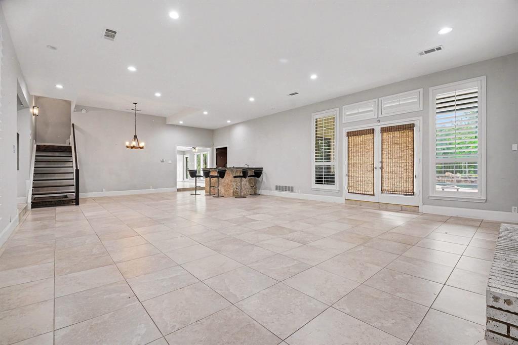 208 Camino Real W