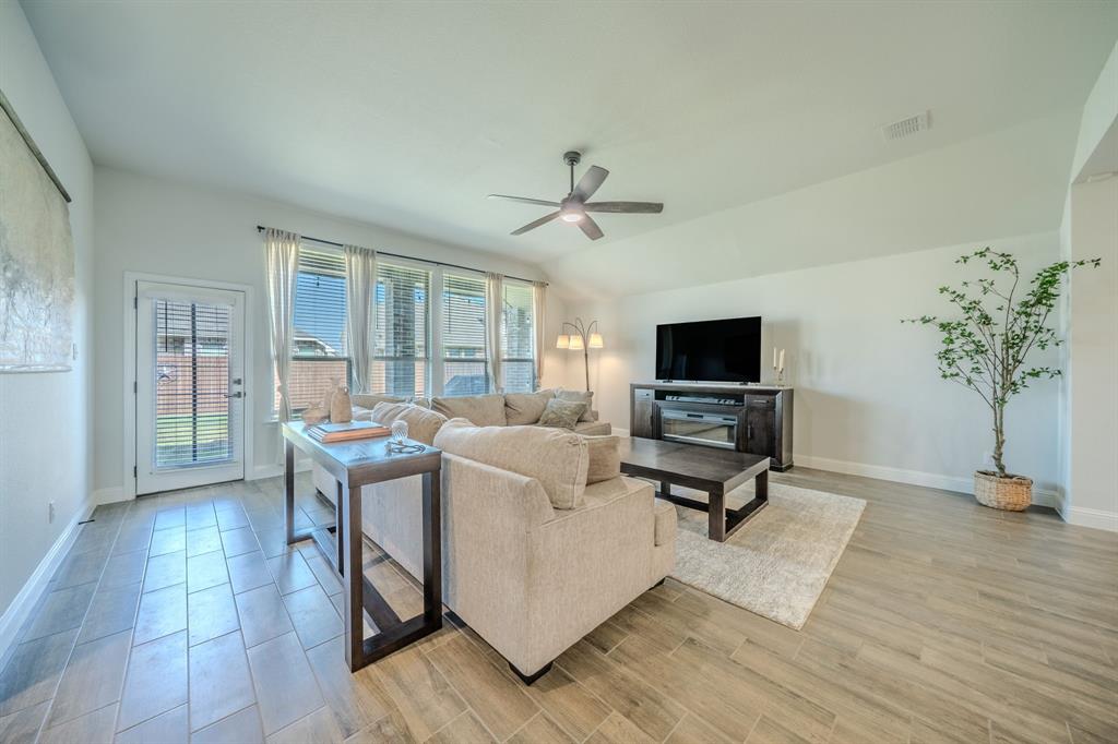 5925 Lovills Creek