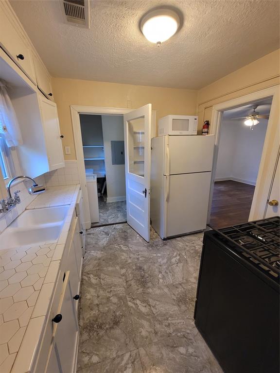 Hughes H G - Residential Lease