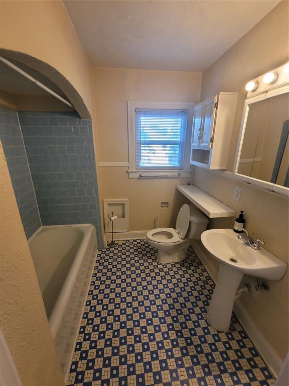 Hughes H G - Residential Lease