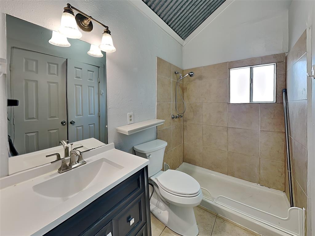 Ross Ave Annex 01 - Residential Lease