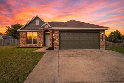 Photo of 337 Milky Way, Bruceville Eddy, TX 76630 (MLS # 21243662)