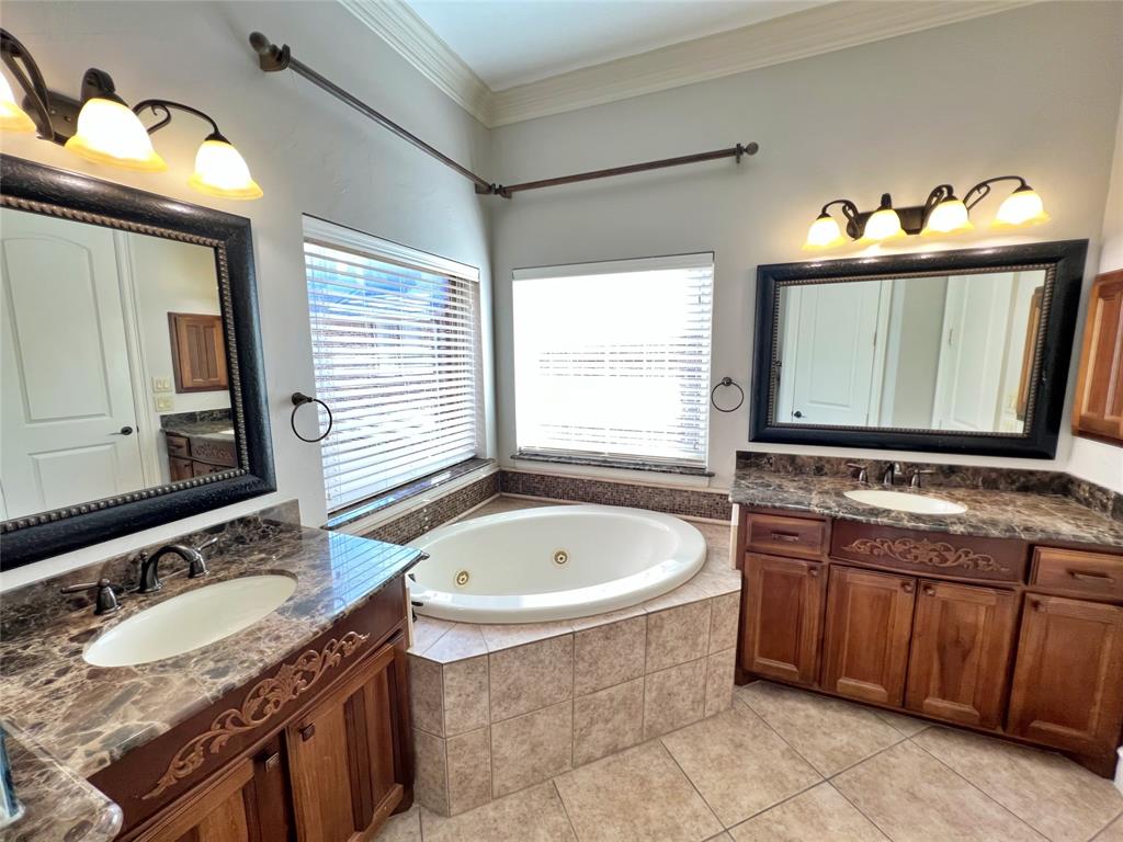 Town Homes At Legacy Town Center Ph Four The - Residential Lease