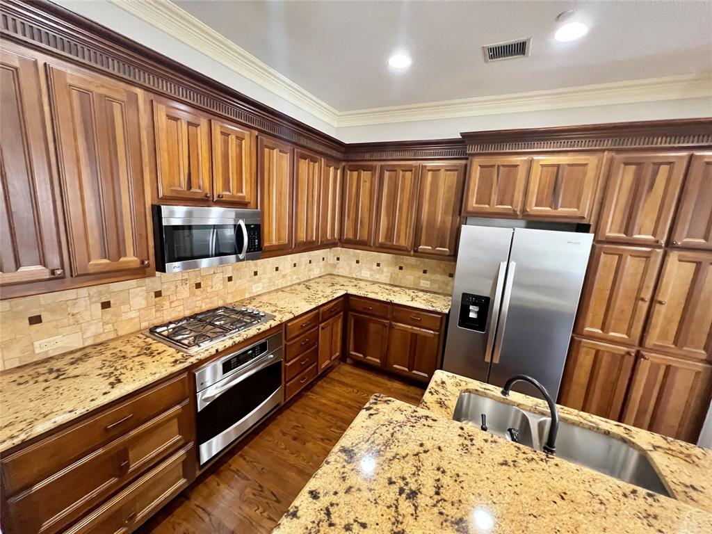 Town Homes At Legacy Town Center Ph Four The - Residential Lease