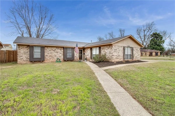 3915 PARKWAY DR, BOSSIER CITY, LA 71112 - Image 3eb0f4dc5c2ddf572725e8ee96193c3e/2234829173