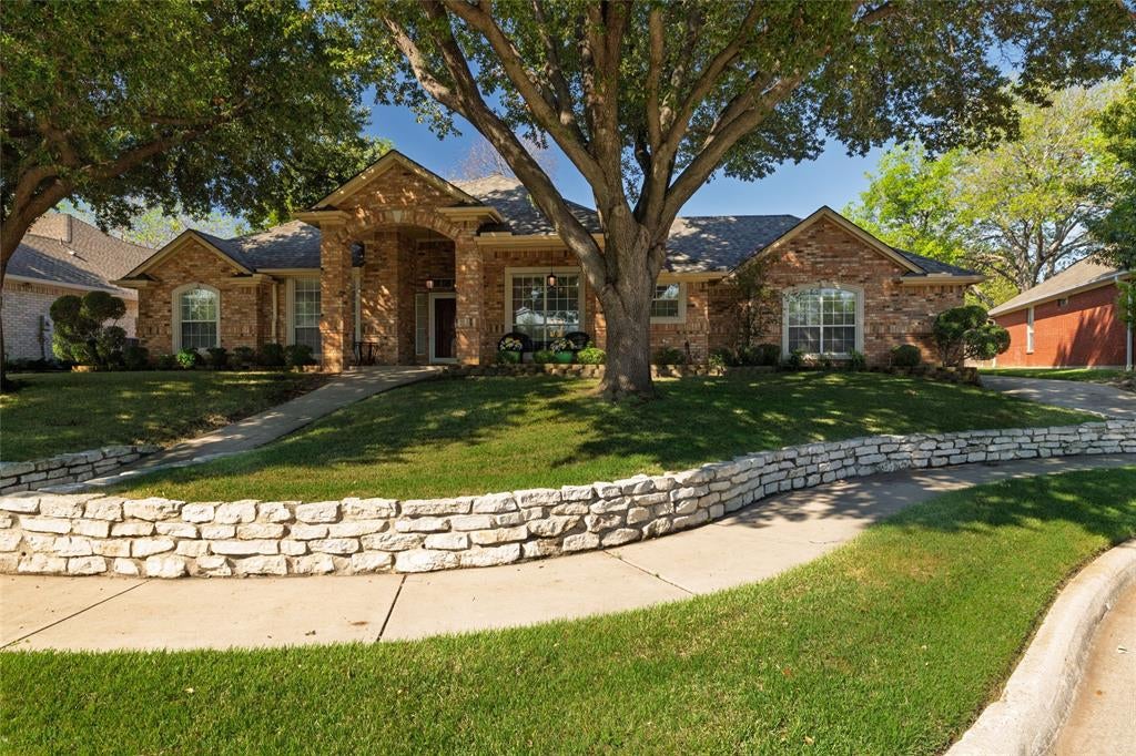 5593 Greenview Court