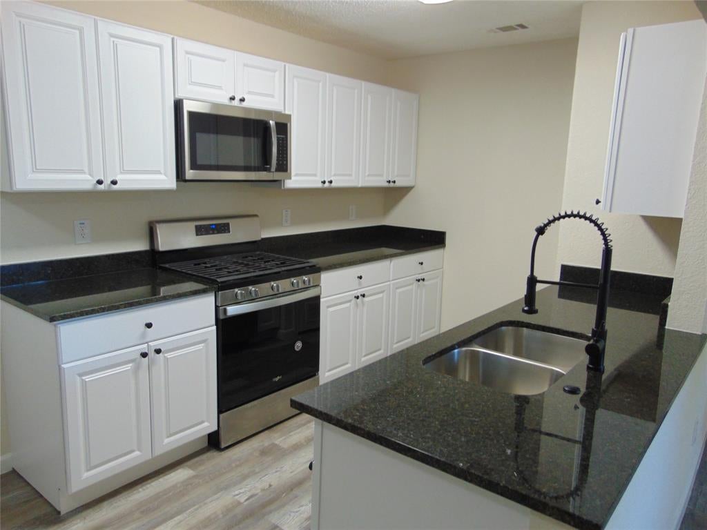 1741 Oak Hill Circle