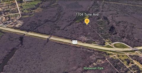 1704 Tune Avenue Dallas TX 75217