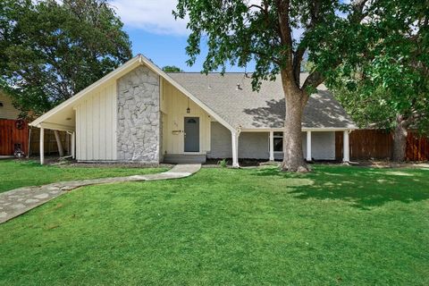 Tiny photo for 742 Austrian Road, Grand Prairie, TX 75050 (MLS # 21209313)