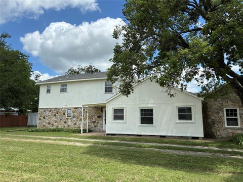 Photo of 406 N Denny Street, Howe, TX 75459 (MLS # 21319532)