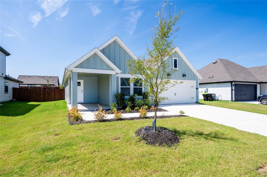 Photo of 729 Orchid Way, Pilot Point, TX 76258 (MLS # 21320703)
