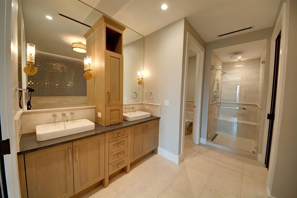 Parkview Condo - Residential