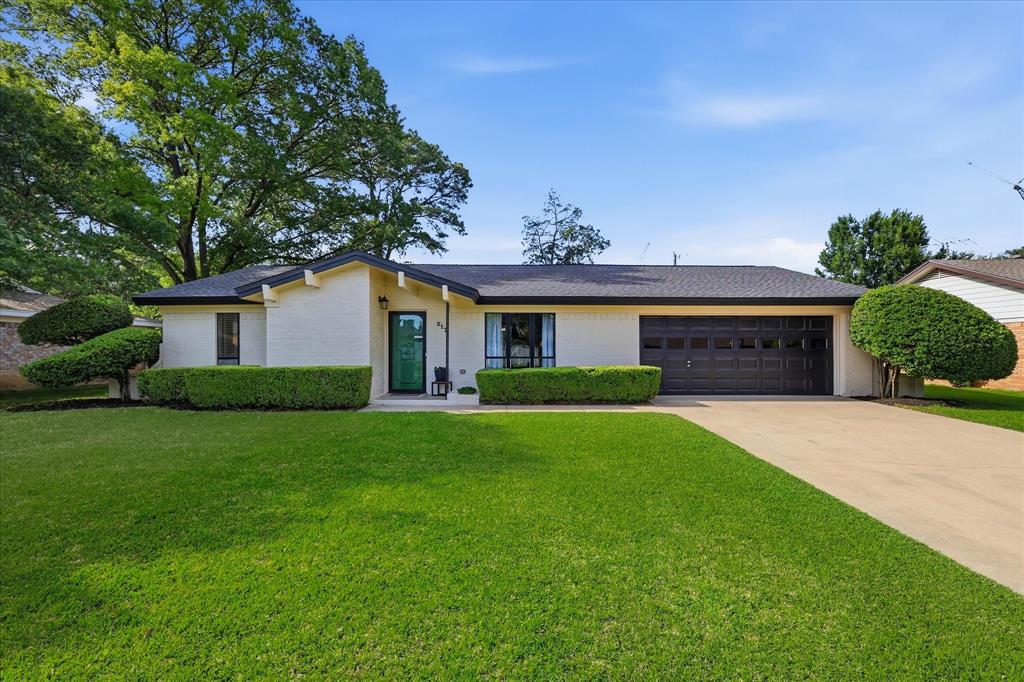 217 E Louella Drive